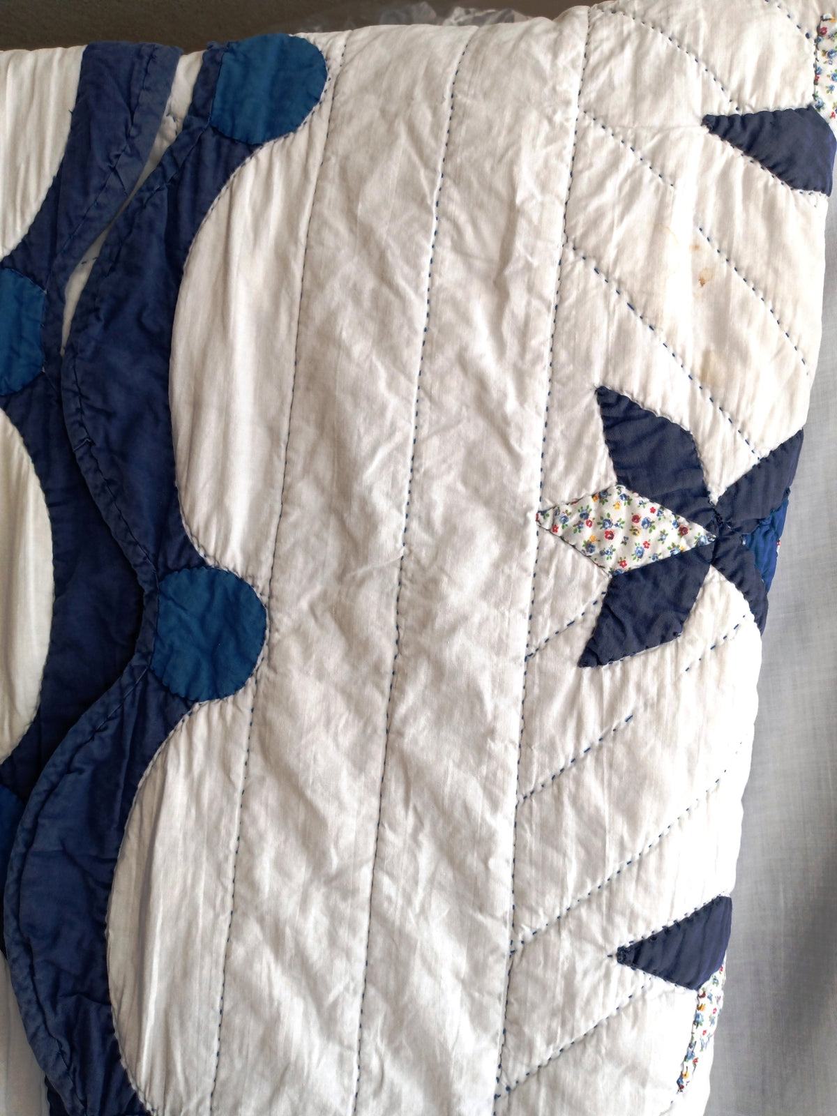 Vintage Hand Stitched Appliqué Cotton Quilt Two Tone Blue Floral Pattern Grandmother’s Dream Style Light Blanket 60 W x 86 L
