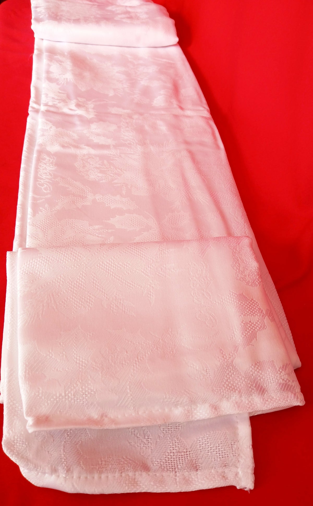 Vintage Holiday at Home Christmas Carol Damask Rectangle Tablecloth White Berry Leaves Noel Design Polyester 60 x 84-NIP