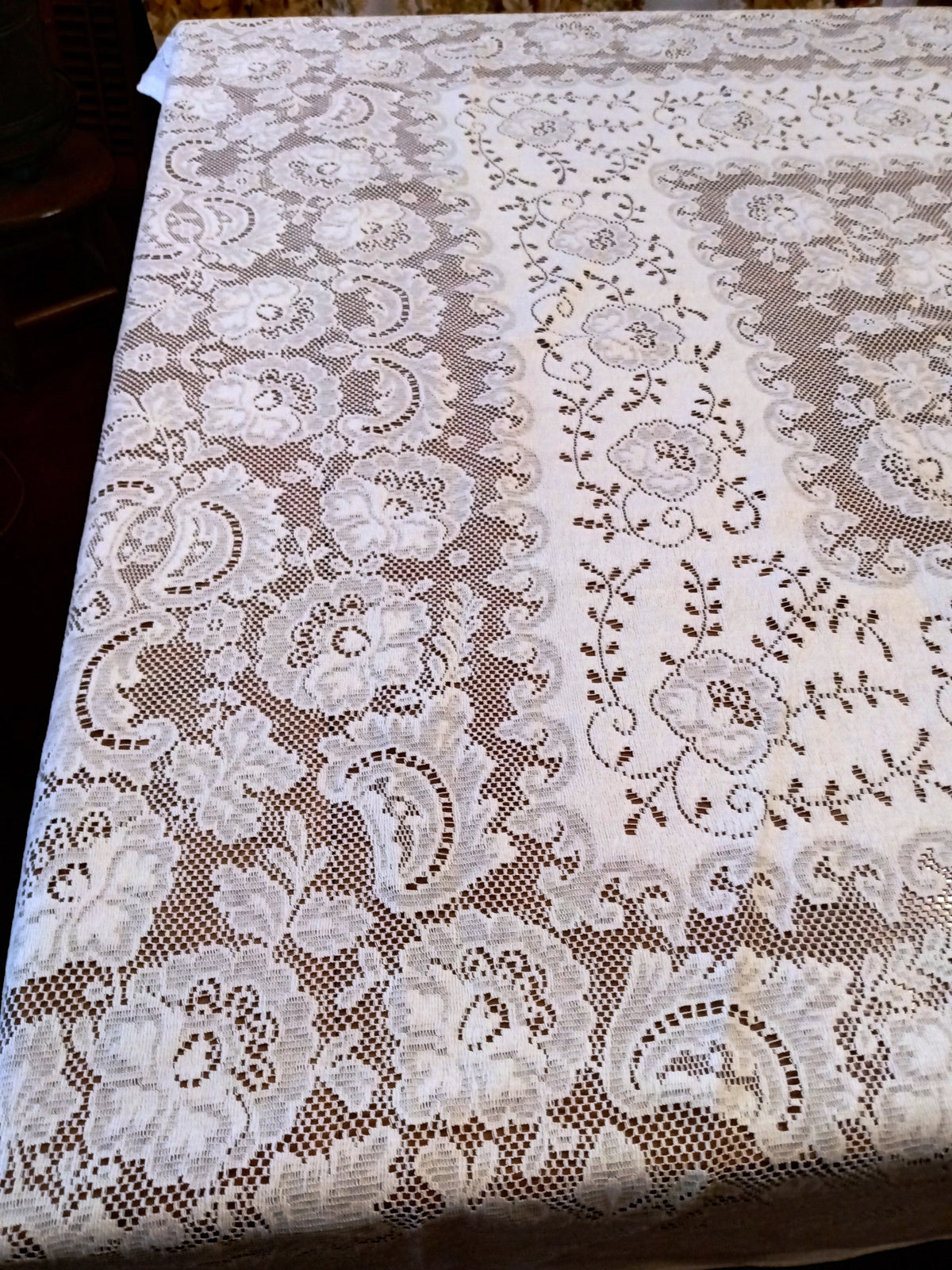 Vintage Nottingham Lace Rectangle Floral White Cotton Tablecloth The Black Tie Collection Wrinkle Free Soil Release-USA-52 x 70 –NOS-NIB