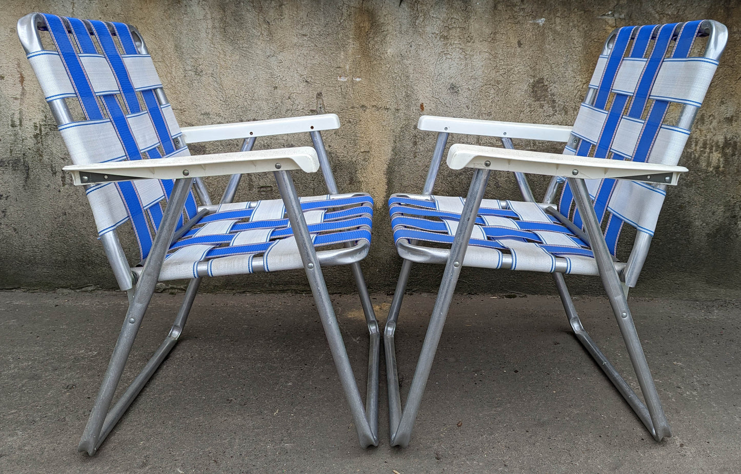Pair Vintage Vtg Old Retro Aluminum Metal Folding Foldable Beach Lawn Pool Patio Garden Camping Fishing Arm Chairs Armchairs Seat Blue White Nylon Fabric Webbing