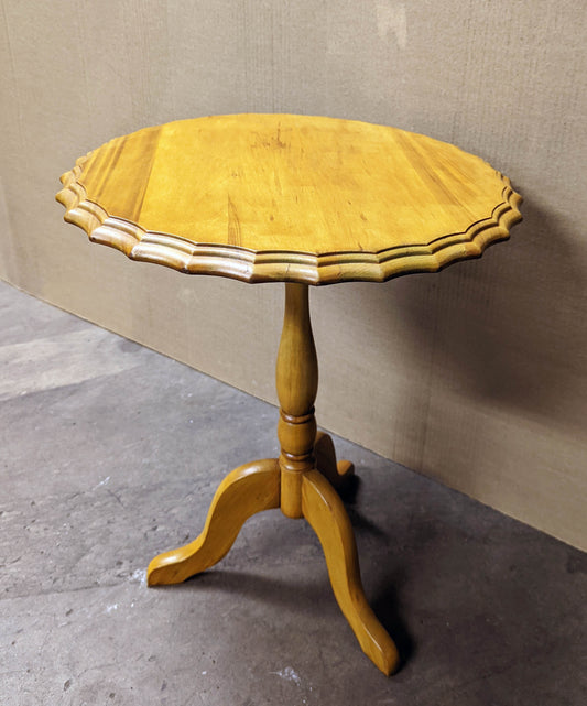 22" Round Antique Vintage Old Solid Wood Wooden Scalloped Lamp End Side Accent Table Plant Stand