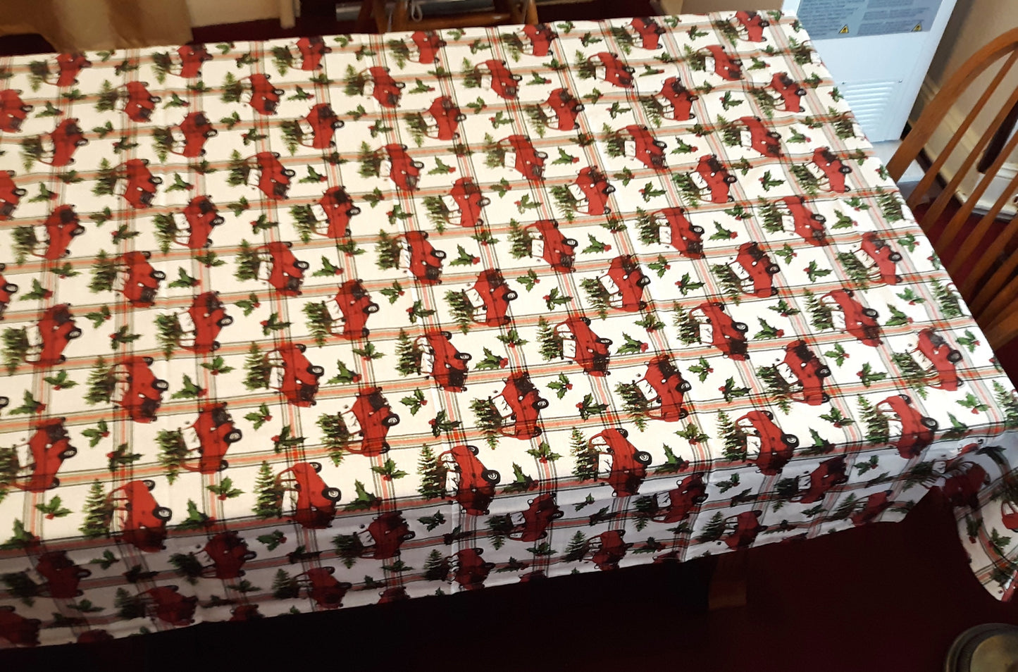 Vintage Cottage Classic Linens Christmas Tablecloth Holiday Home Decor Cotton Oblong Rectangle 60”x 84”- NOS-Made in India