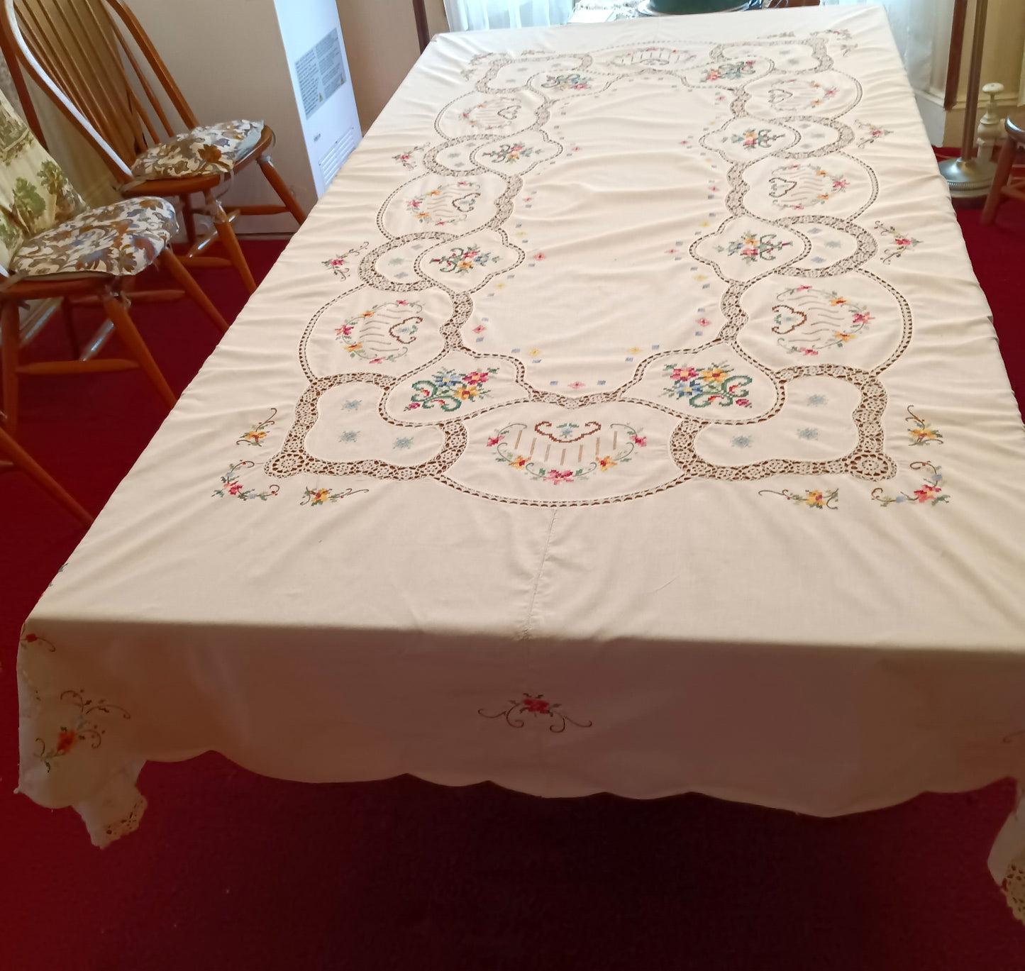 Lovely Beige Vintage Round Tablecloth Cross-Stitched Floral Pattern Eyelet Bordr