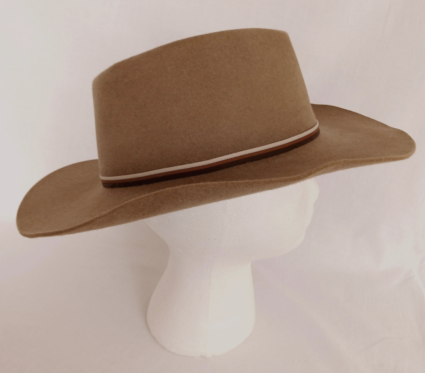 Vintage AKRUBA Greg Norman Collection Hat for Men Fur Felt The Great White Shark Beige Pre-Creased Hat Size 57 - Australia